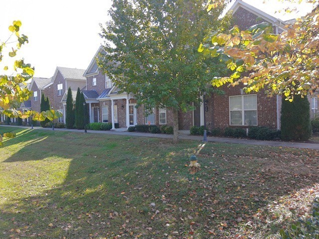 320 Rowlette Cir