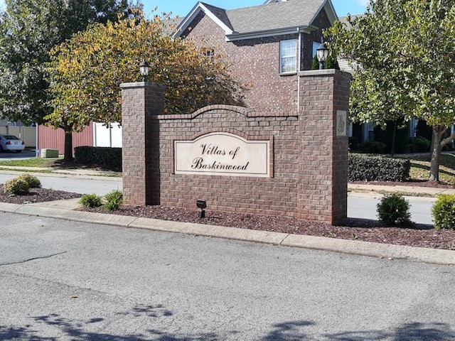 320 Rowlette Cir