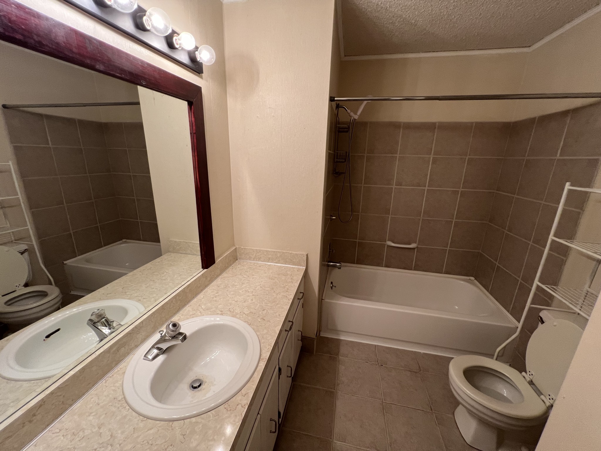 5600 Country Dr Unit: 309