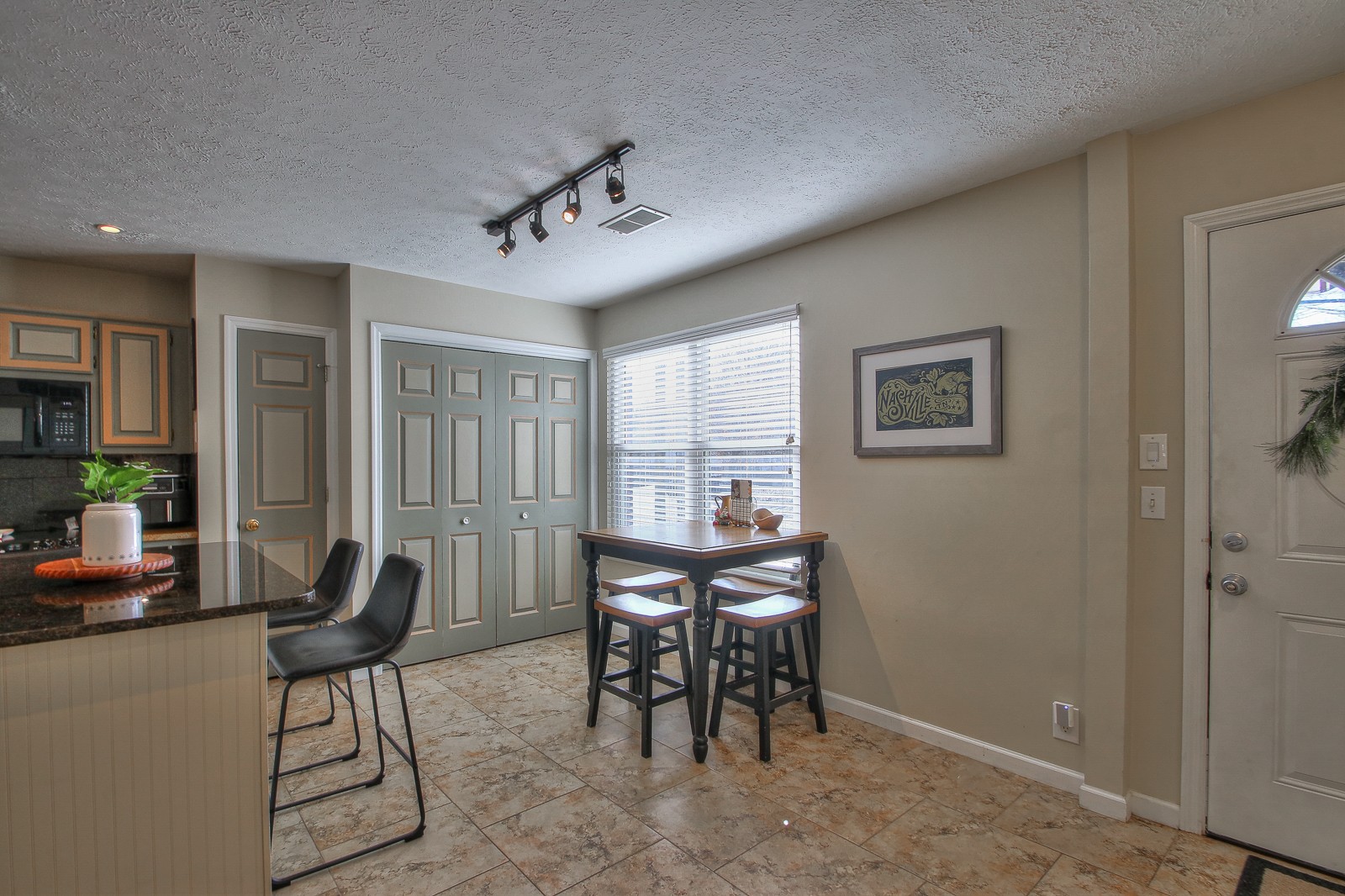 1205 Timber Valley Dr