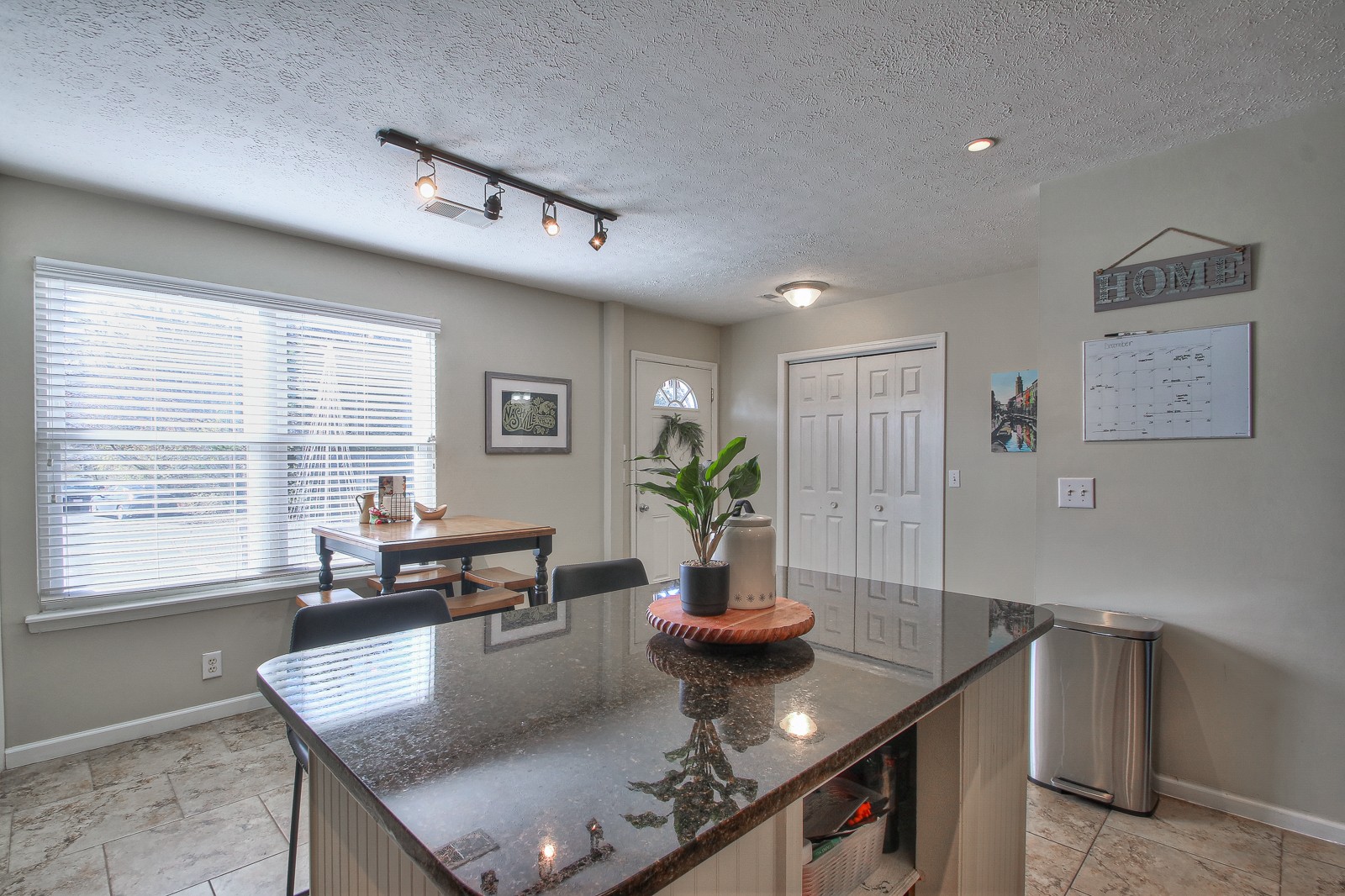 1205 Timber Valley Dr