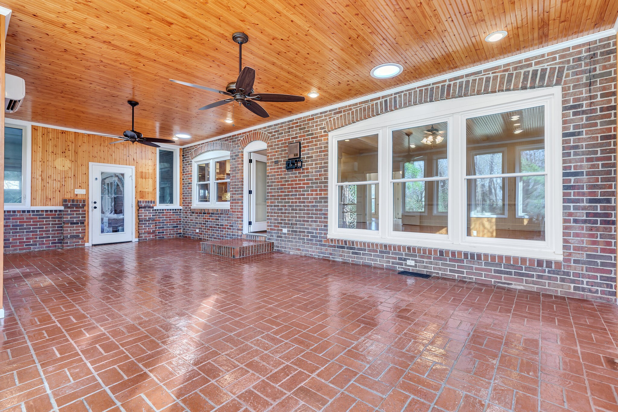 511 Woodmore Dr