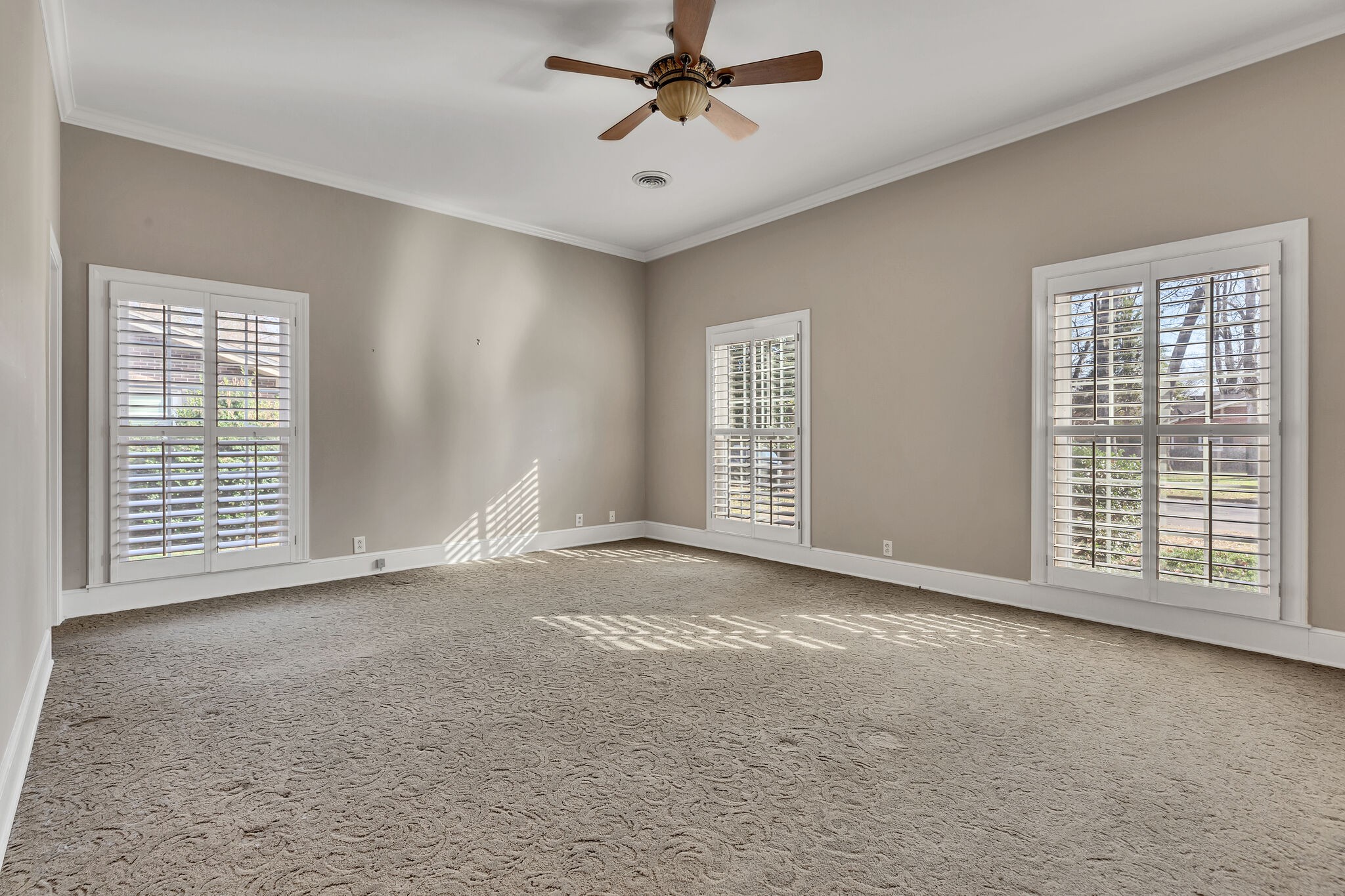 511 Woodmore Dr