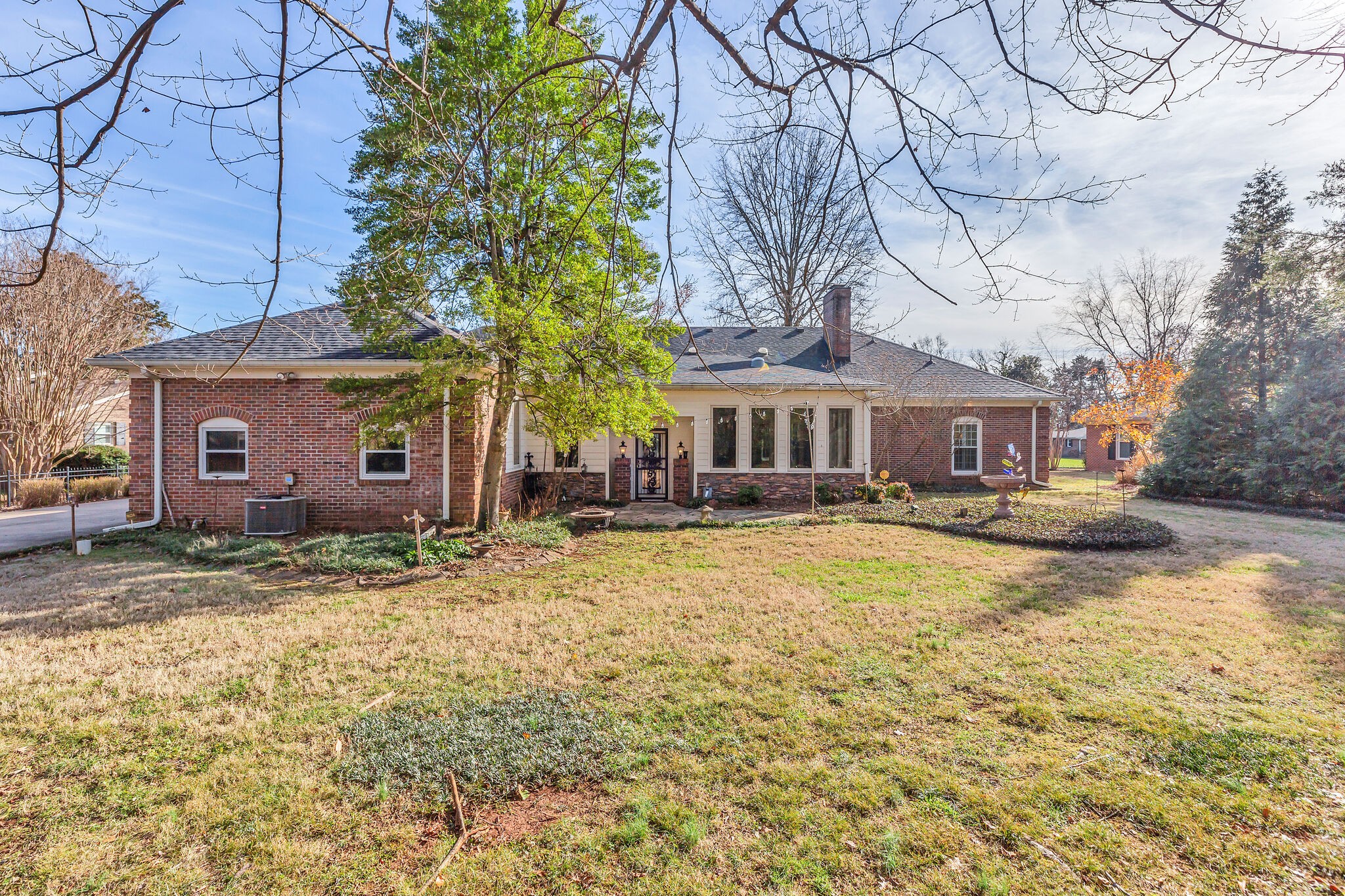 511 Woodmore Dr