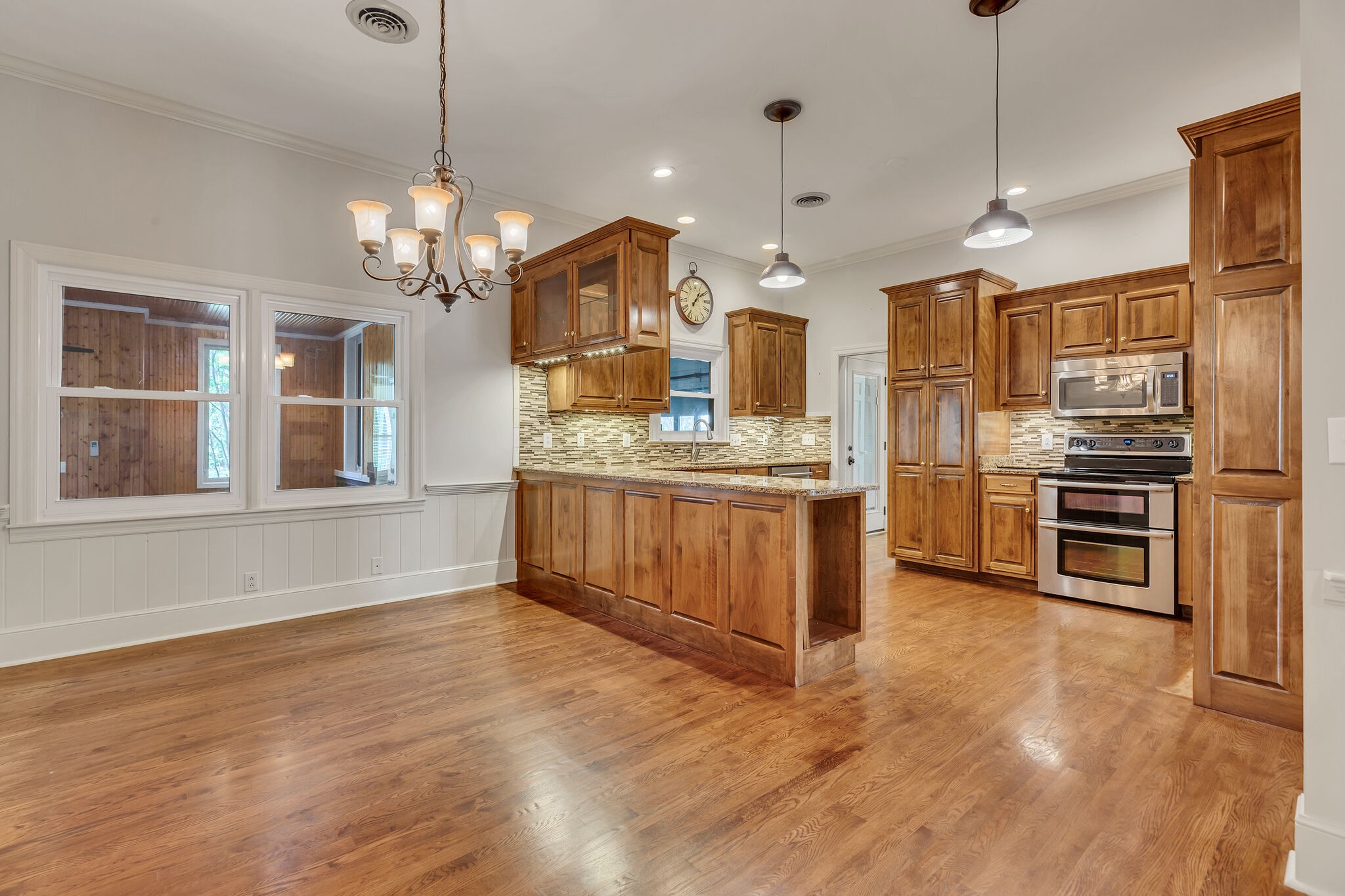 511 Woodmore Dr
