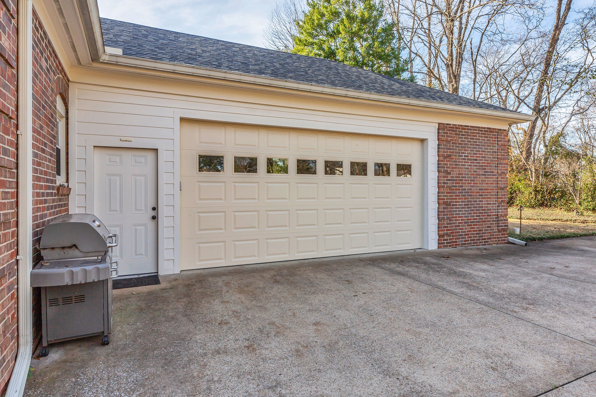 511 Woodmore Dr