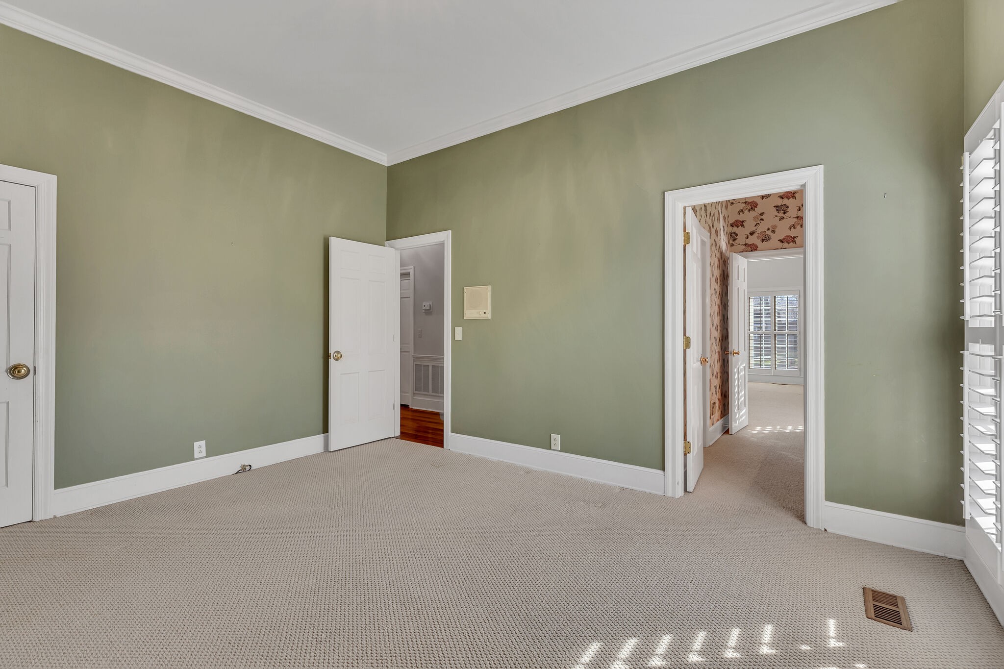 511 Woodmore Dr