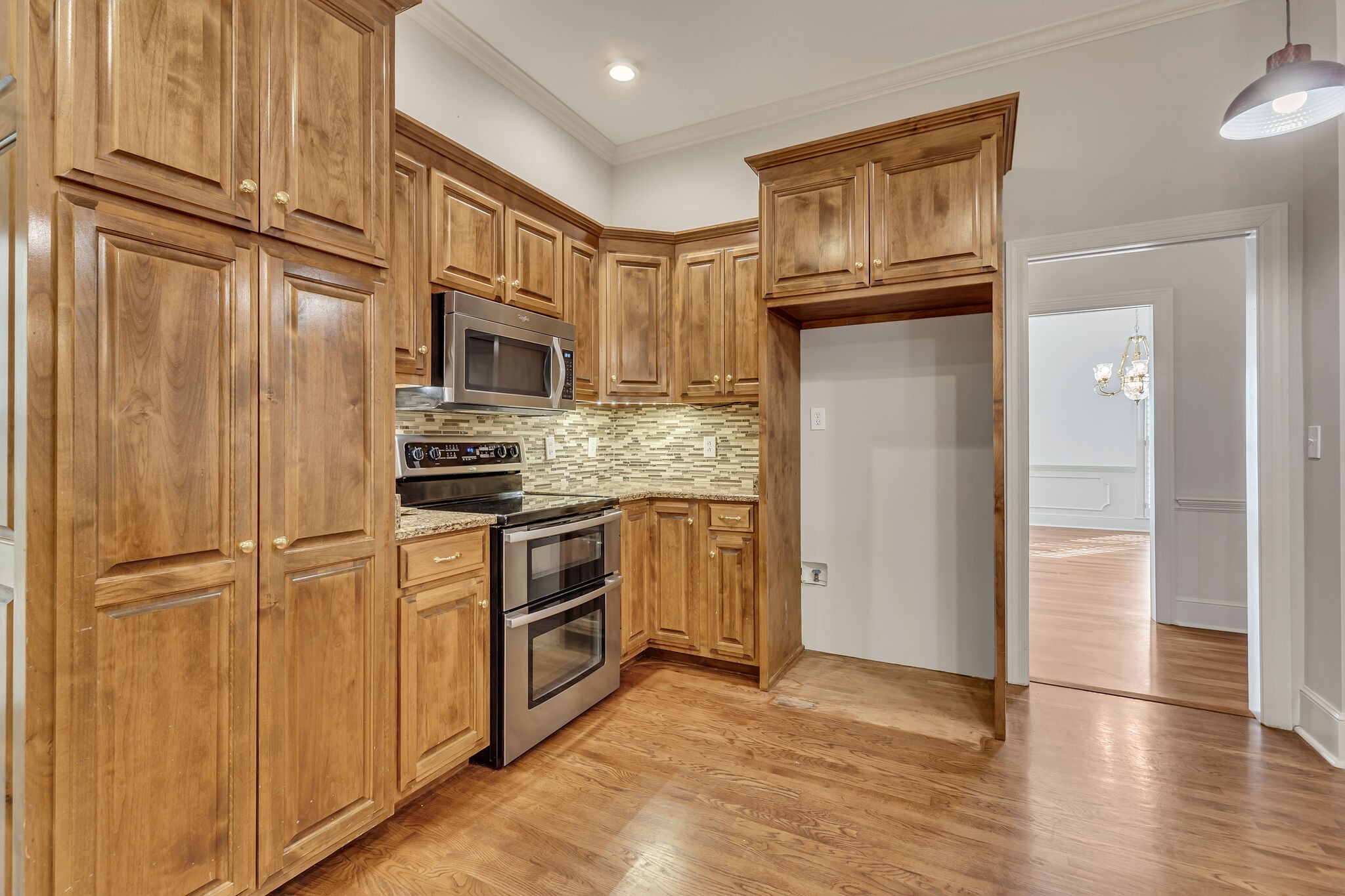511 Woodmore Dr