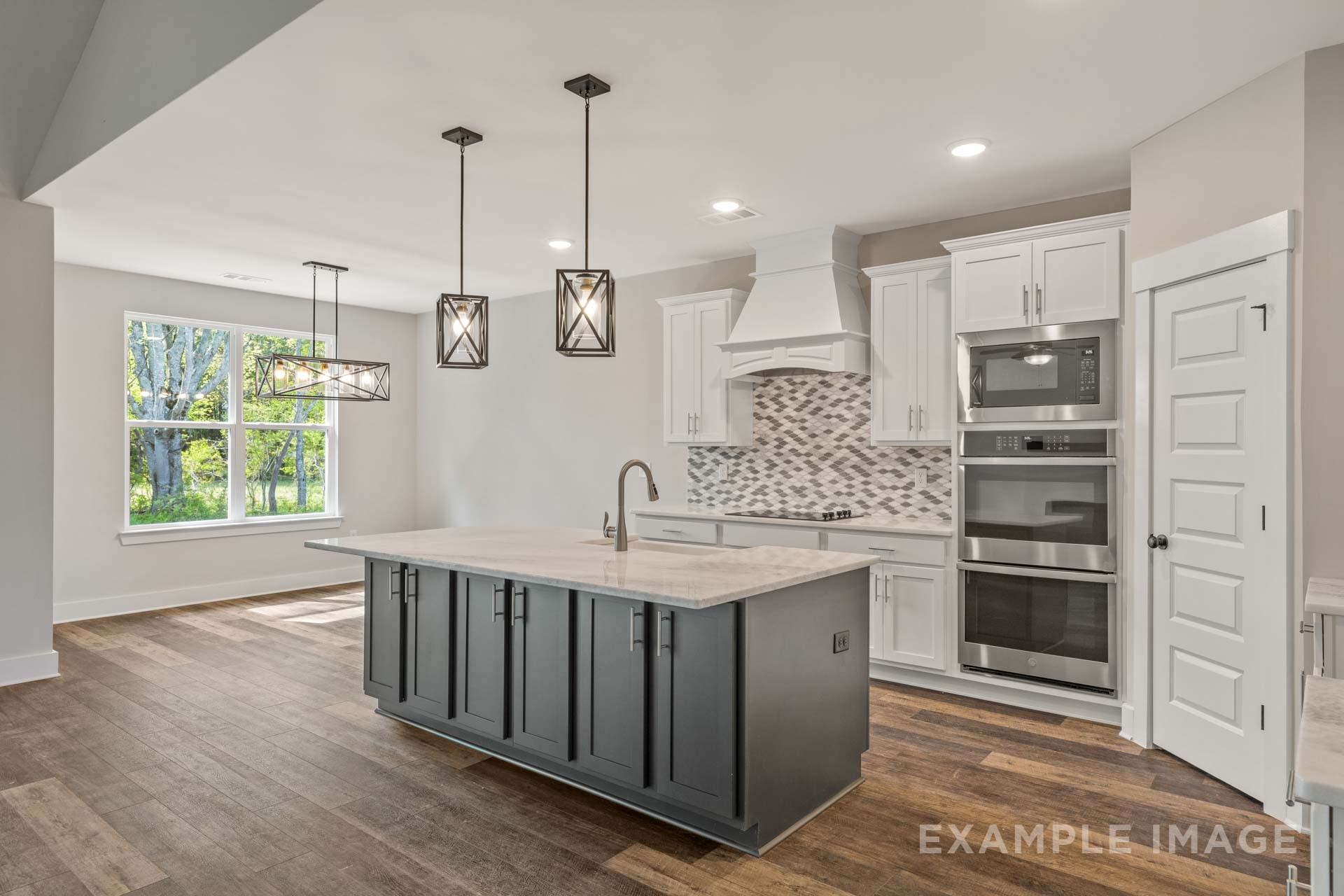 2933 Woodcrest Drive