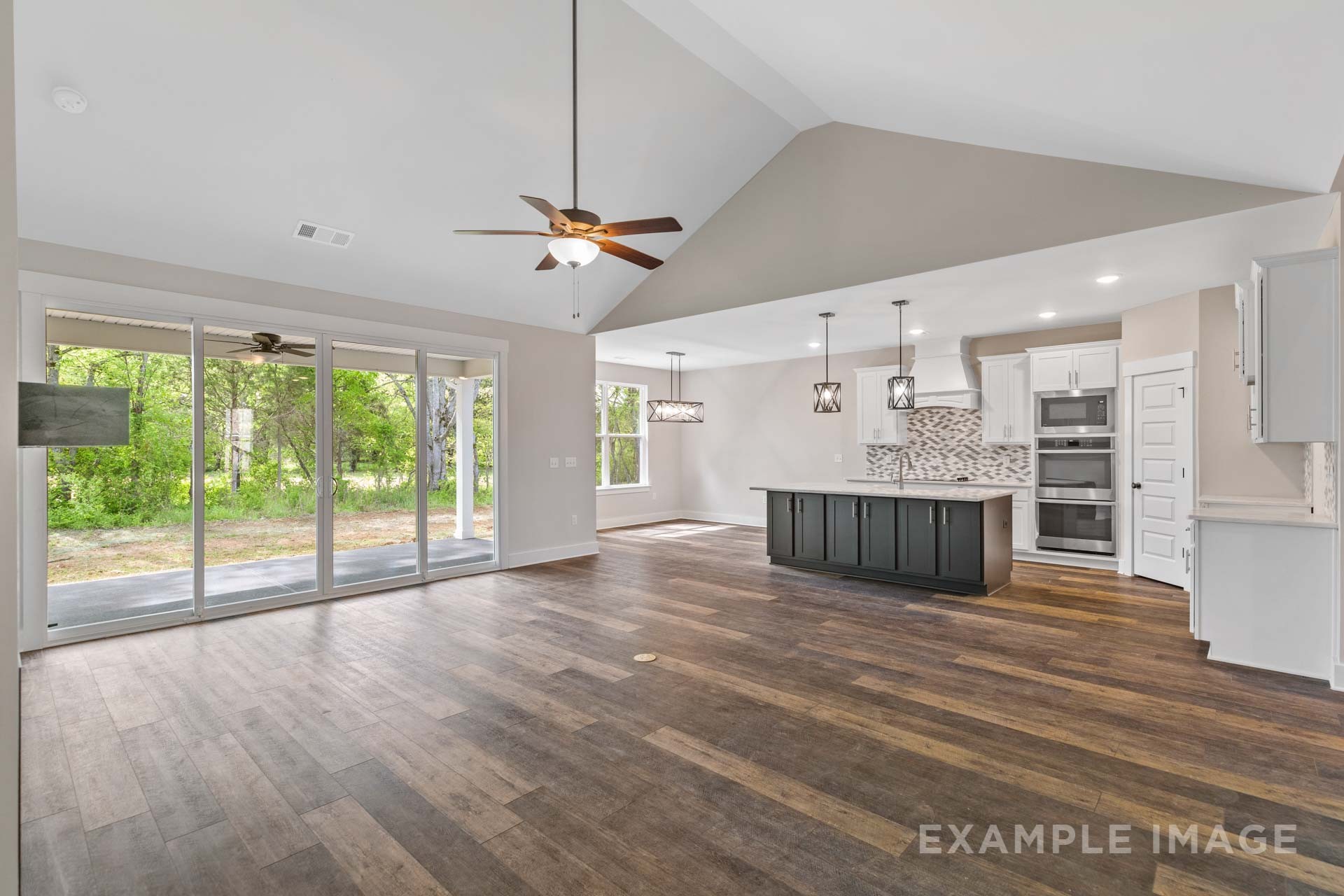 2933 Woodcrest Drive