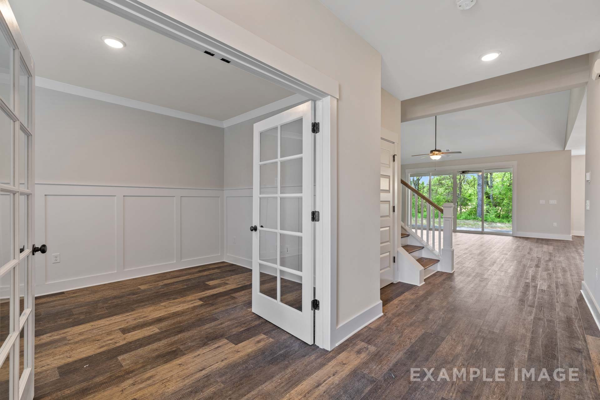 2933 Woodcrest Drive