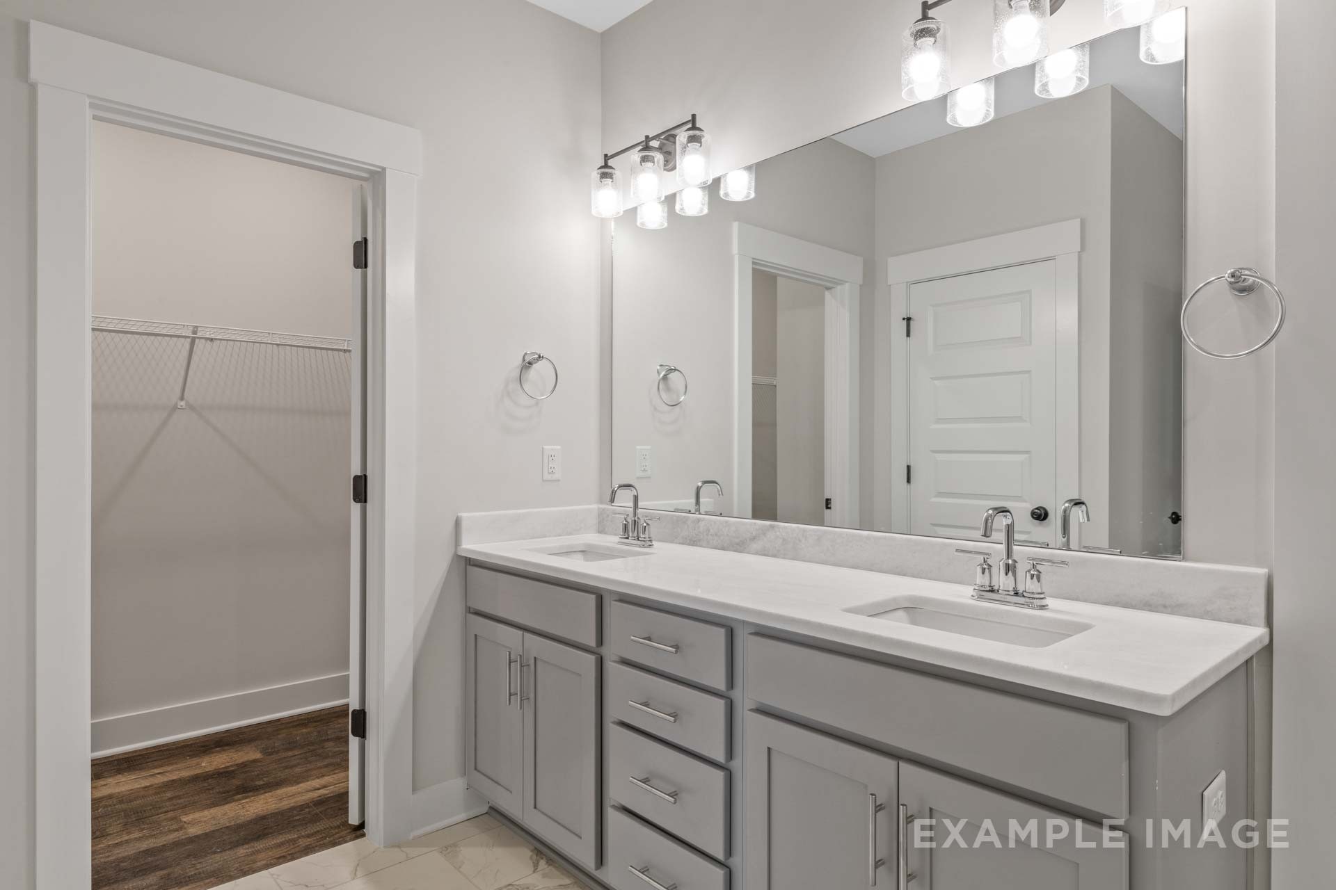 2933 Woodcrest Drive