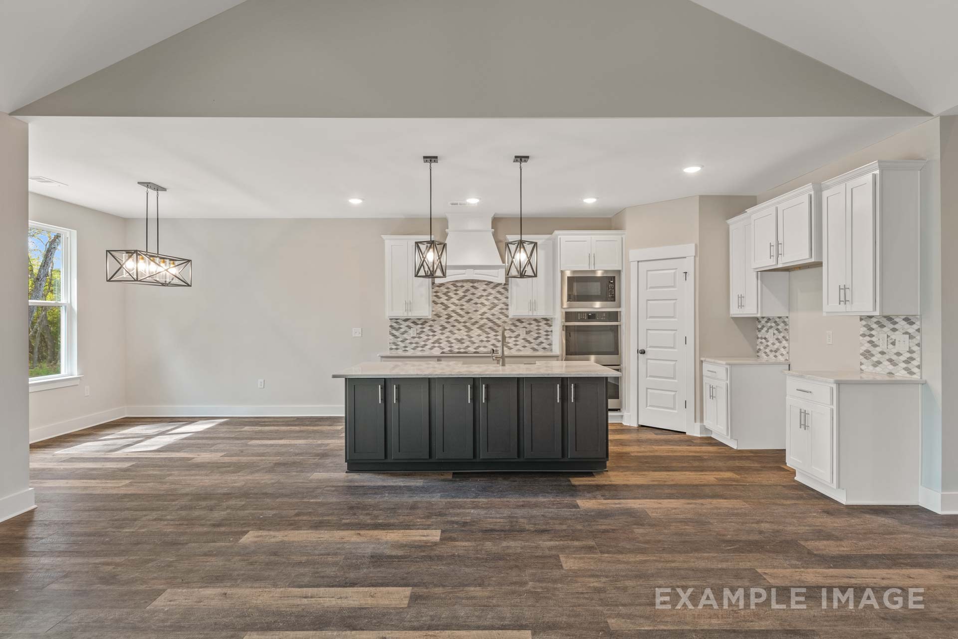 2933 Woodcrest Drive