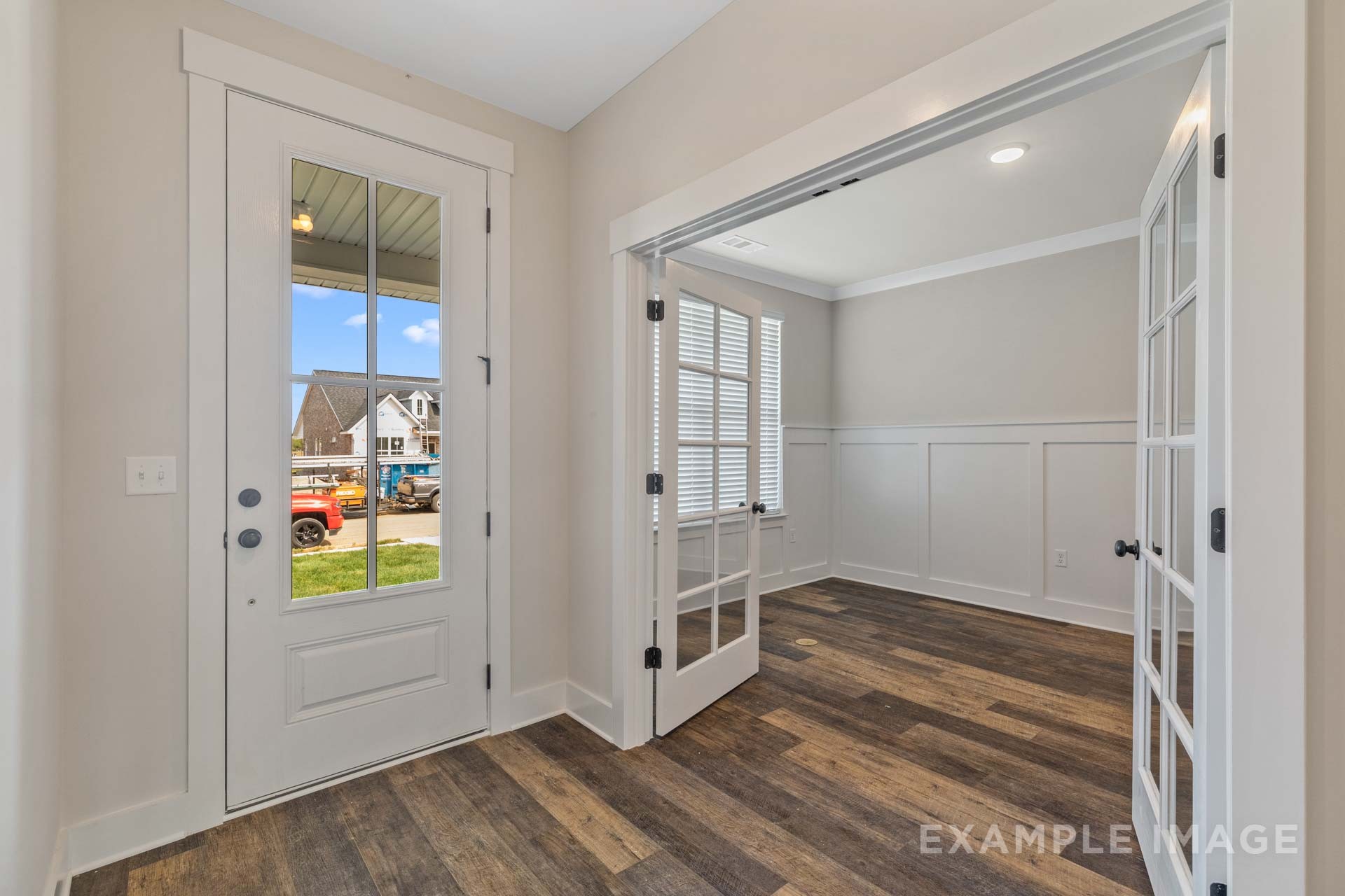 2933 Woodcrest Drive