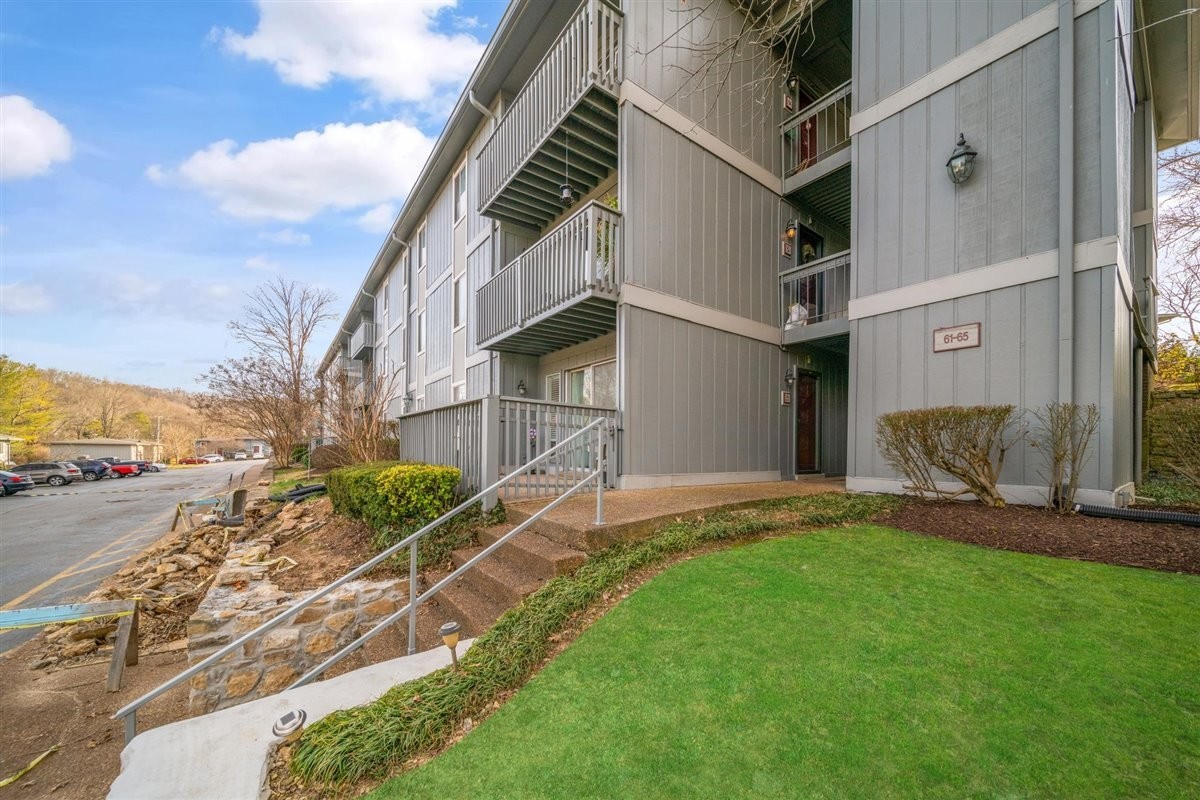 21 Vaughns Gap Rd Unit: 61