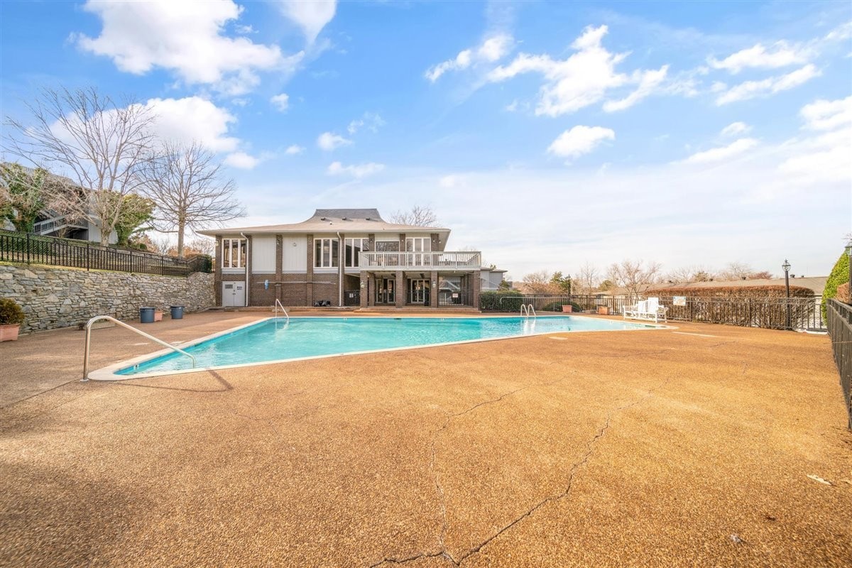 21 Vaughns Gap Rd Unit: 61
