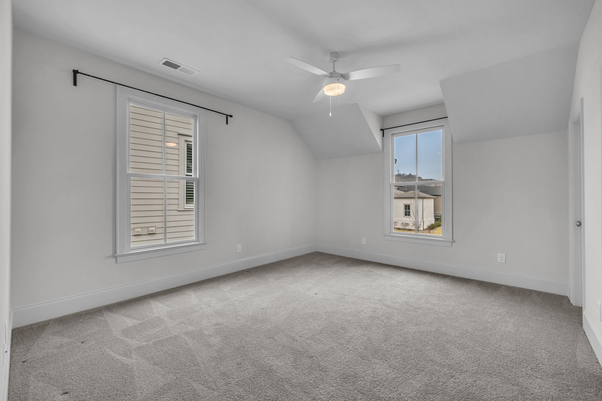 311 Stephens Valley Blvd