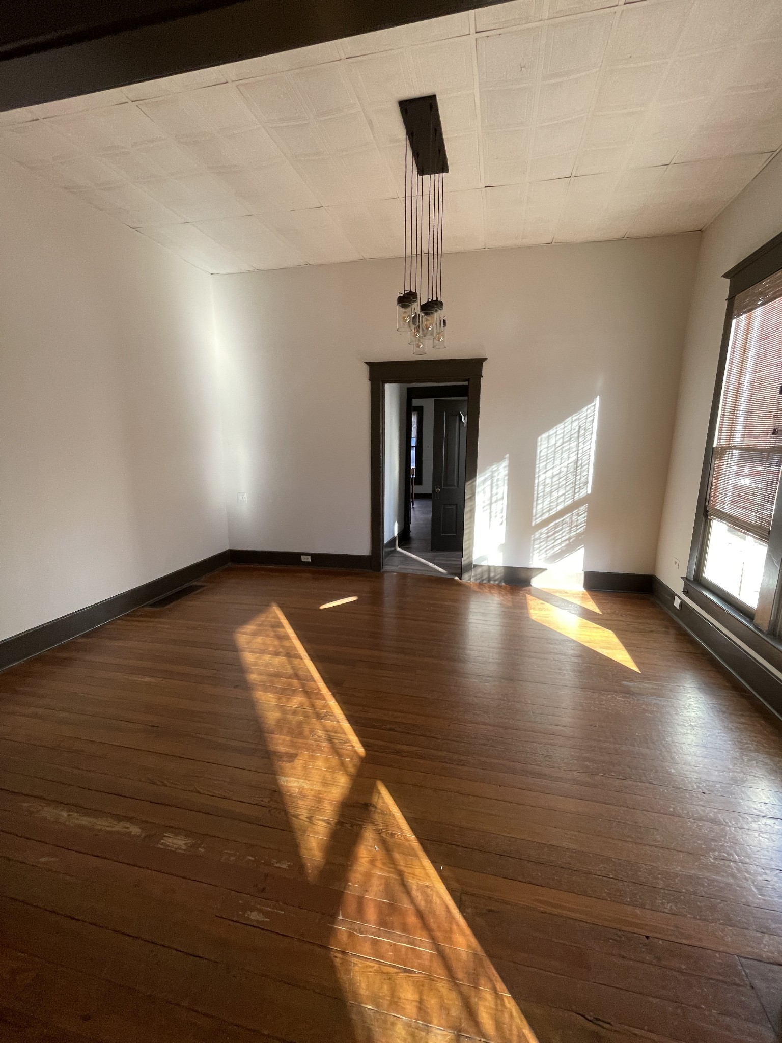 321 E Lytle St