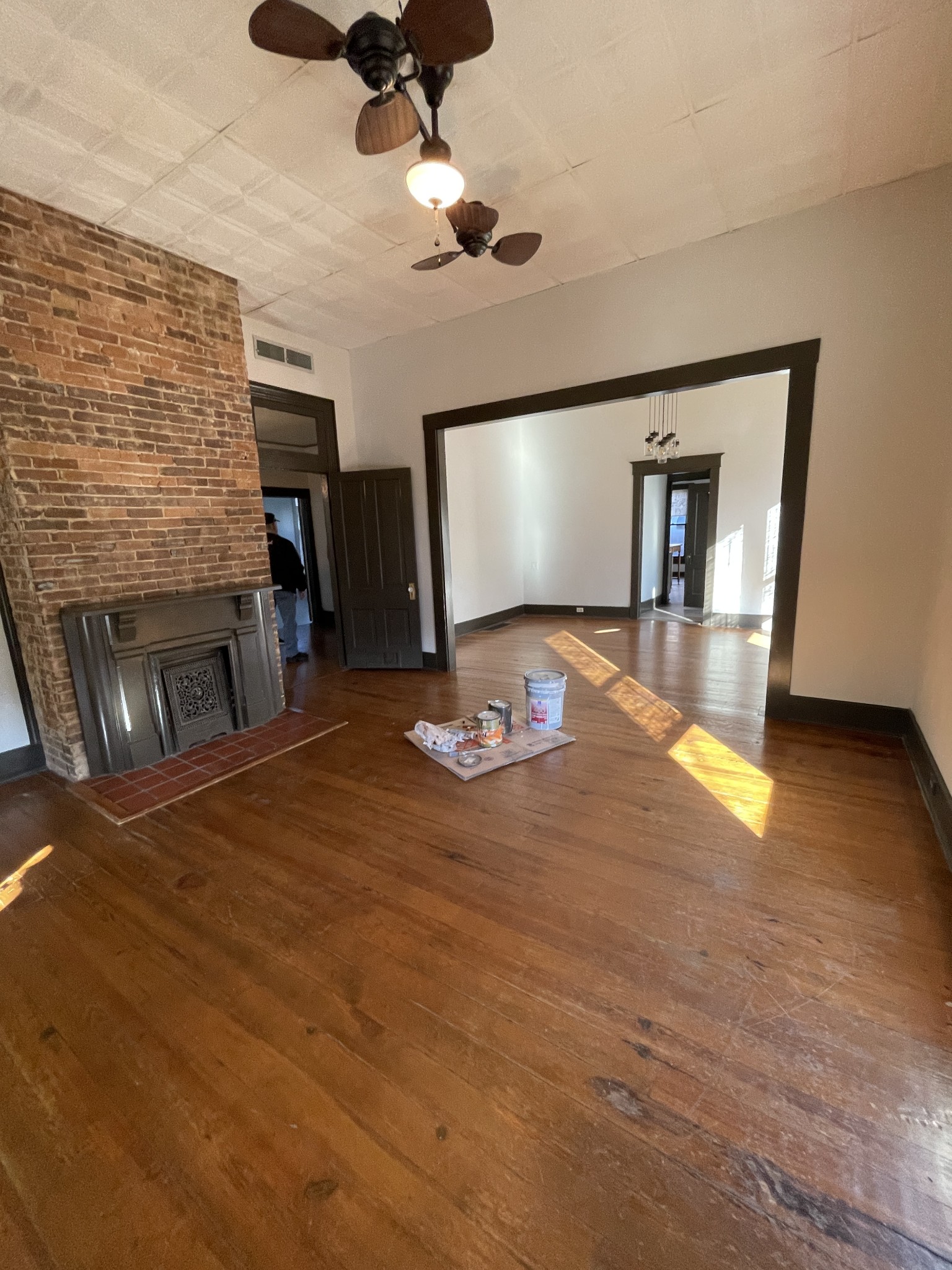 321 E Lytle St