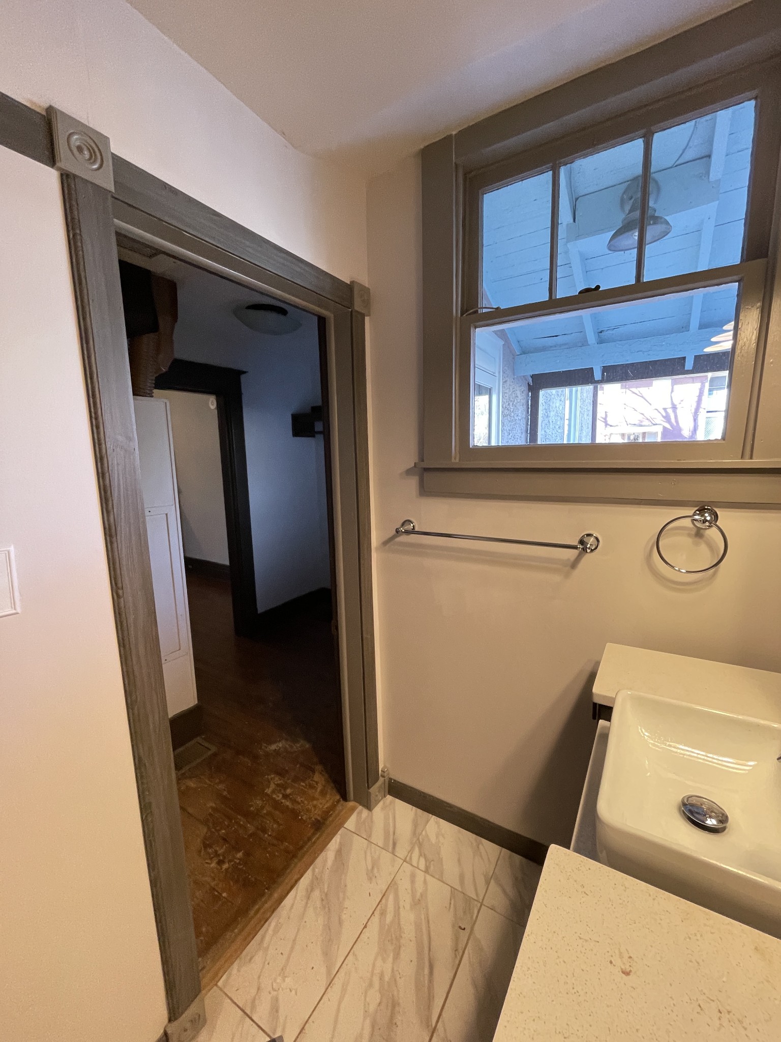 321 E Lytle St