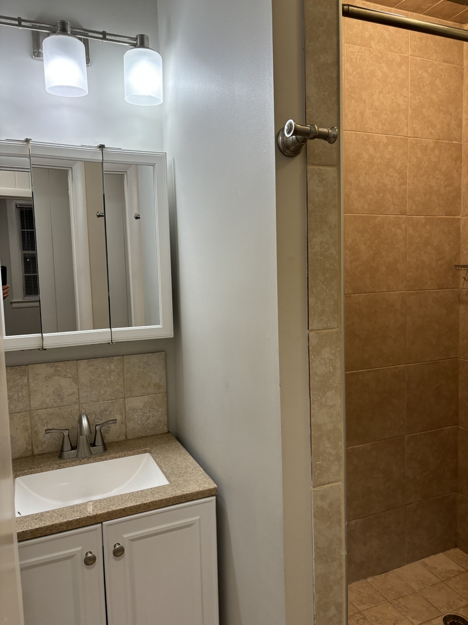 206 Elmington Ave Unit: C