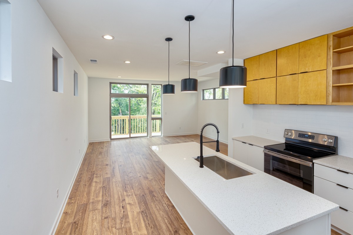 3075 Edwin Cir
