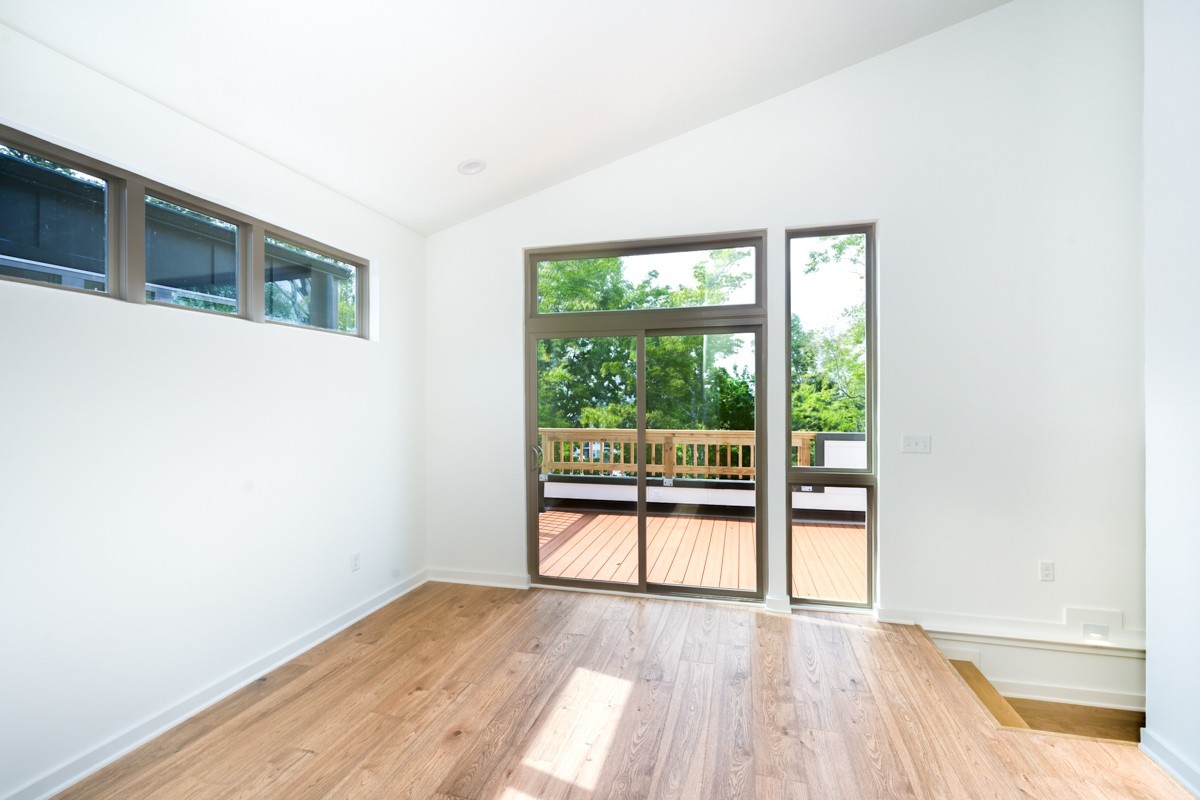 3075 Edwin Cir