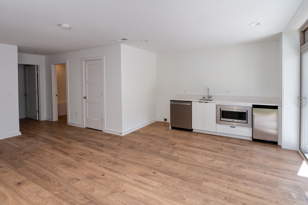 3075 Edwin Cir