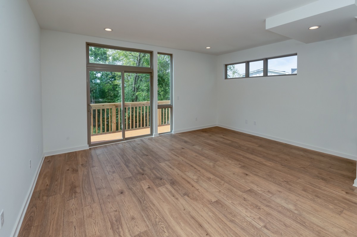 3075 Edwin Cir