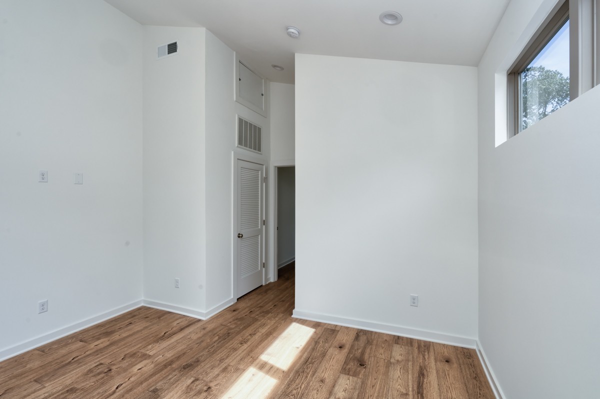 3075 Edwin Cir