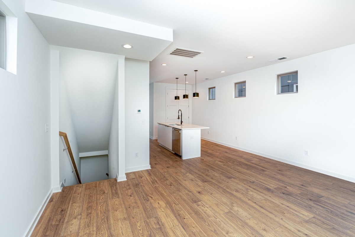 3075 Edwin Cir
