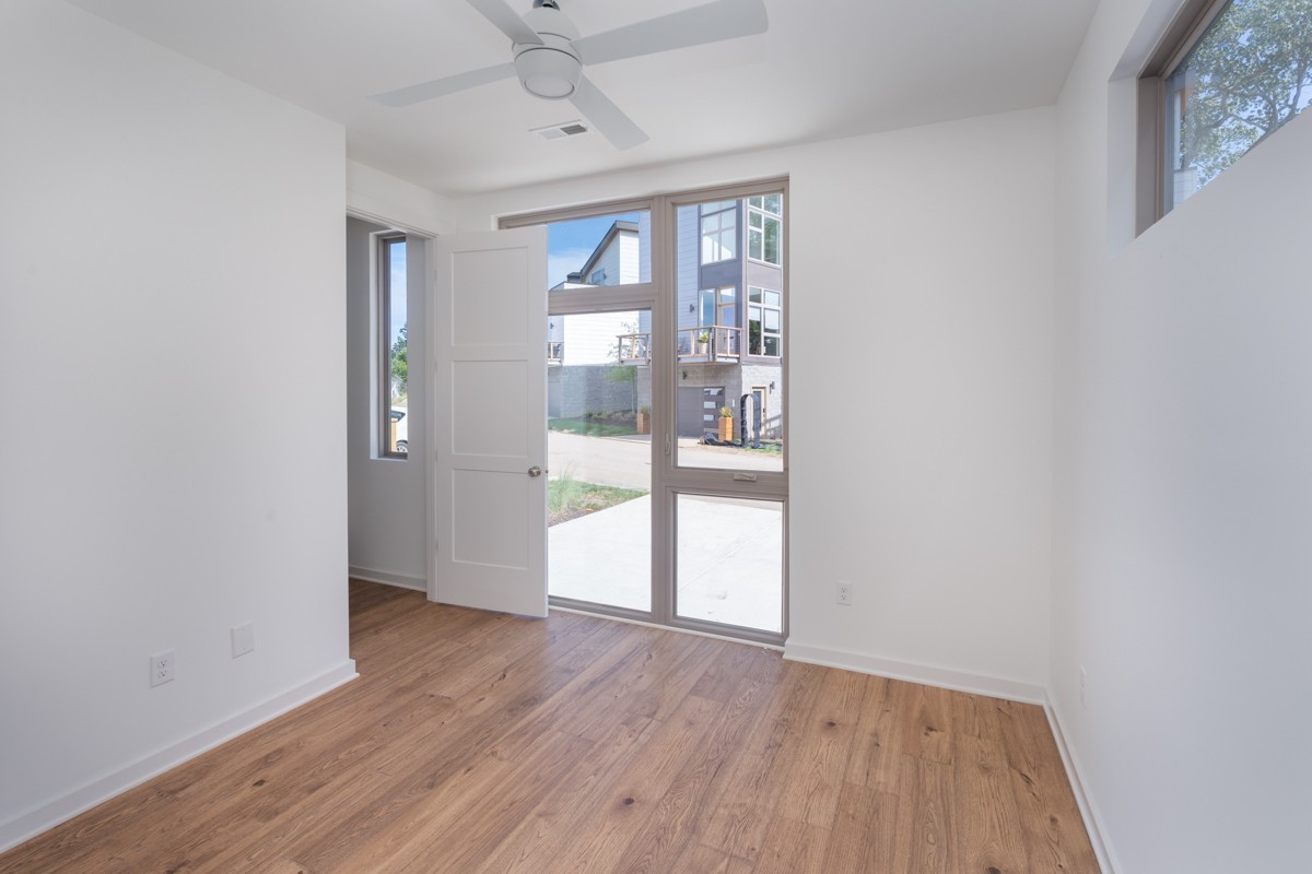 3075 Edwin Cir