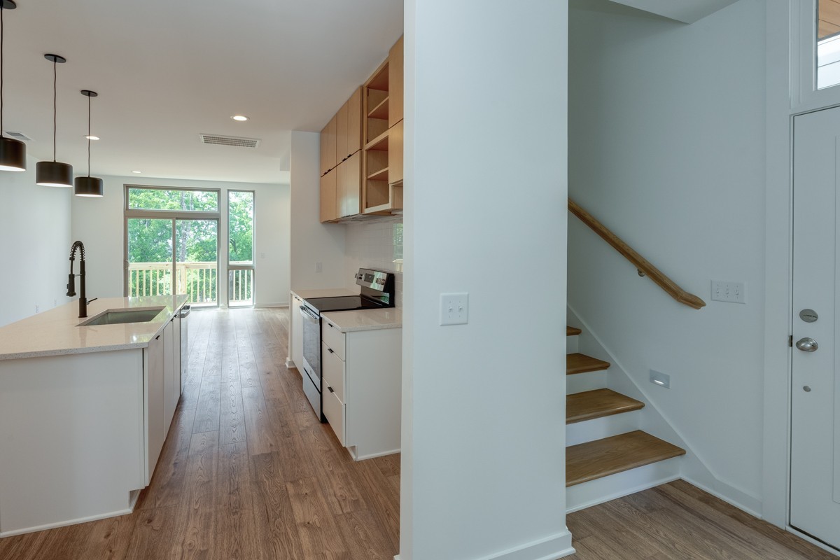 3075 Edwin Cir