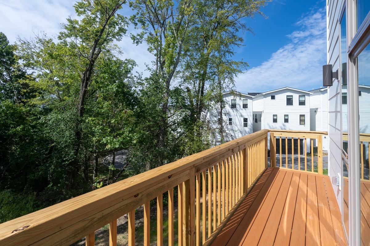 3075 Edwin Cir
