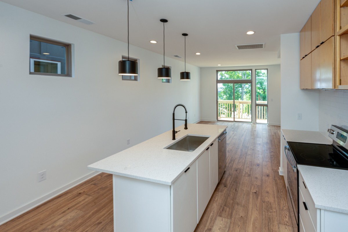 3075 Edwin Cir