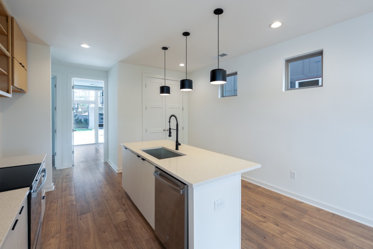 3075 Edwin Cir