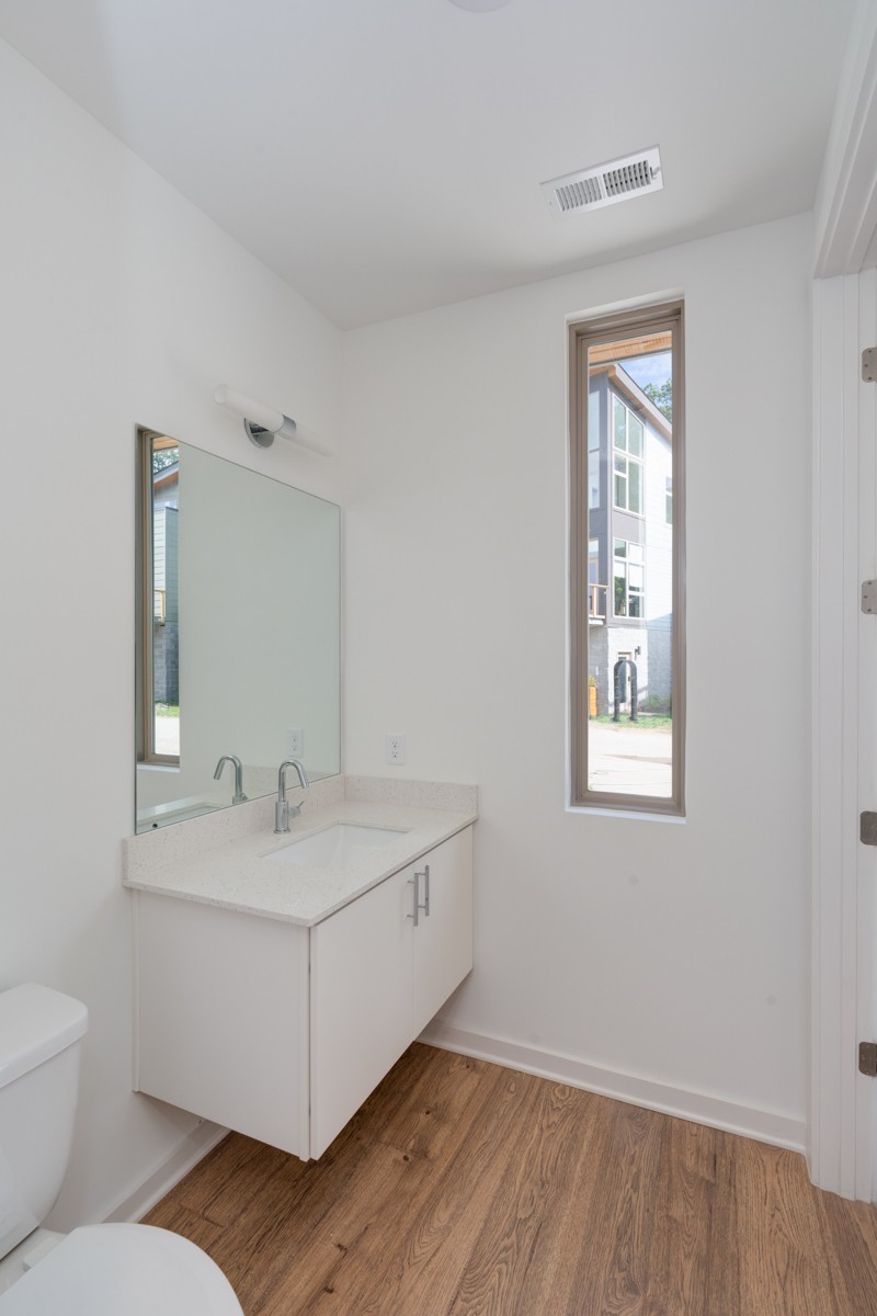 3075 Edwin Cir
