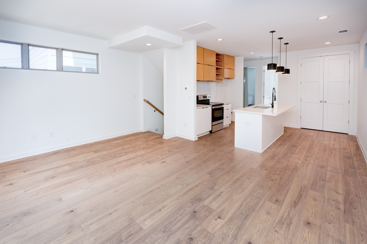 3075 Edwin Cir