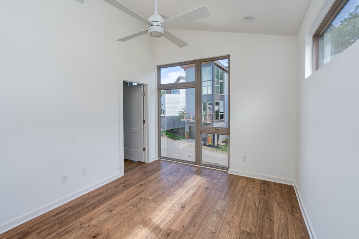 3075 Edwin Cir