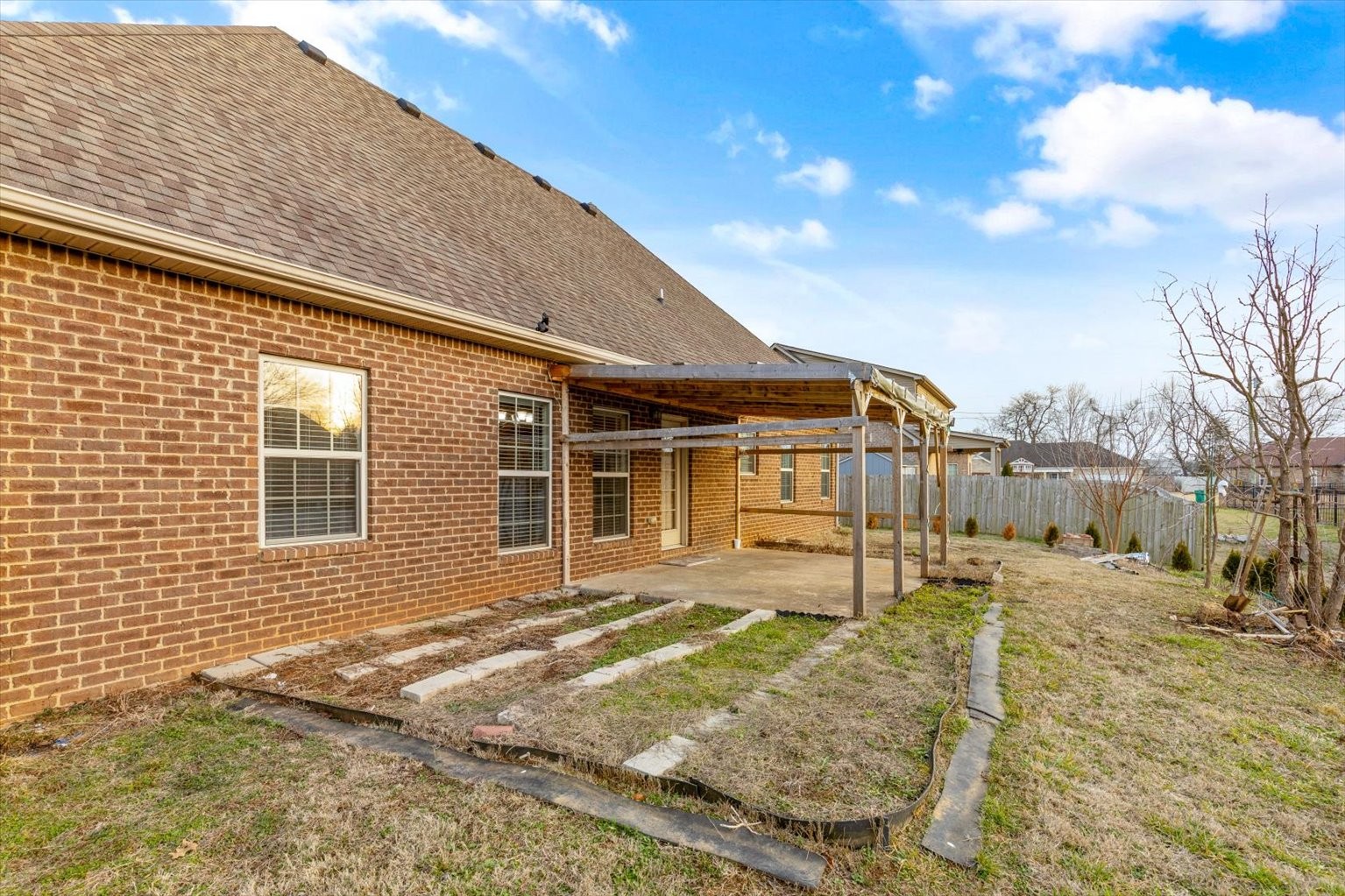 303 Janie St
