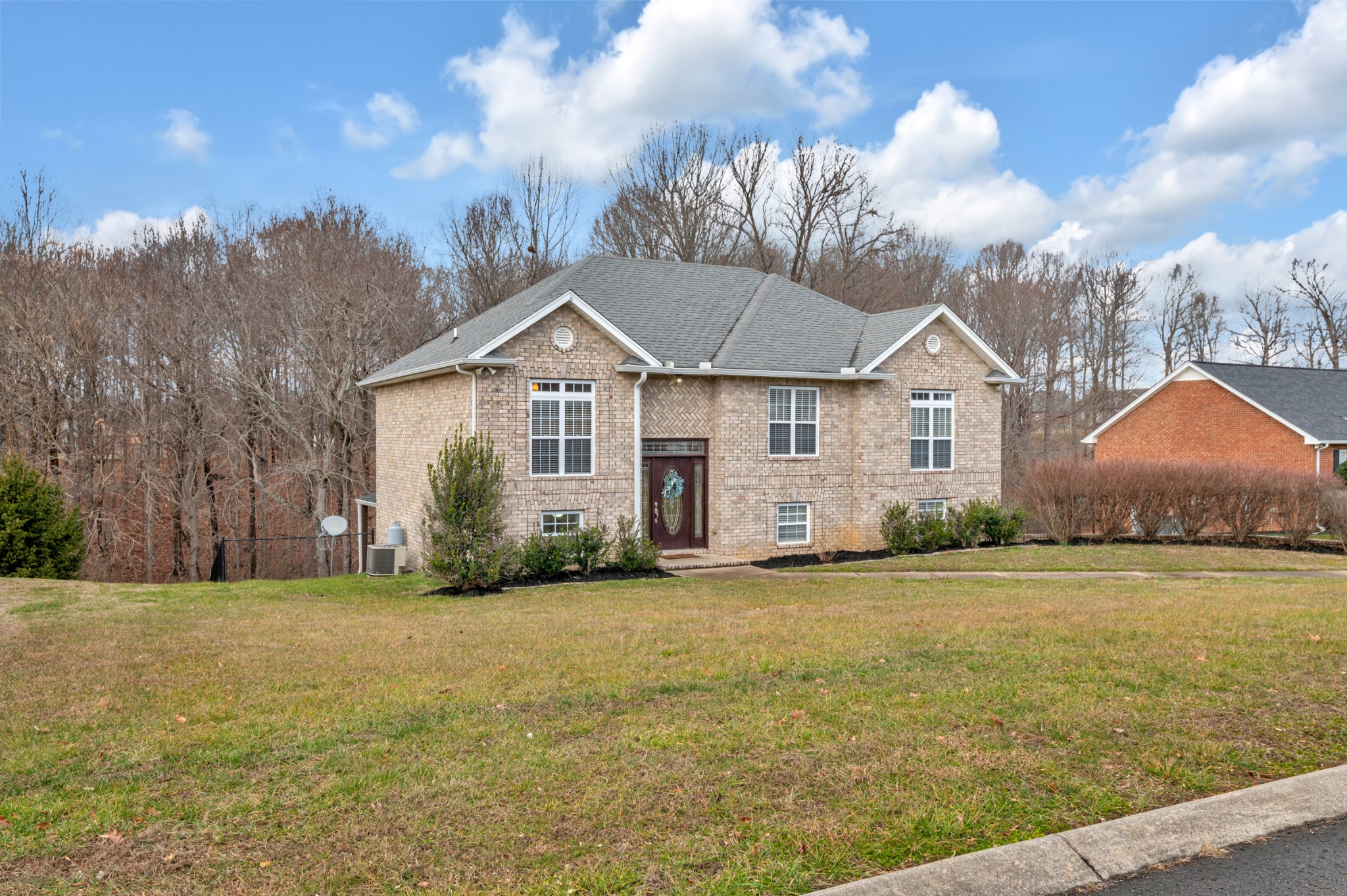 1350 Grassland Dr