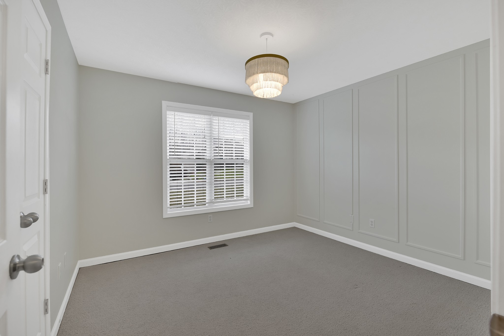 1350 Grassland Dr