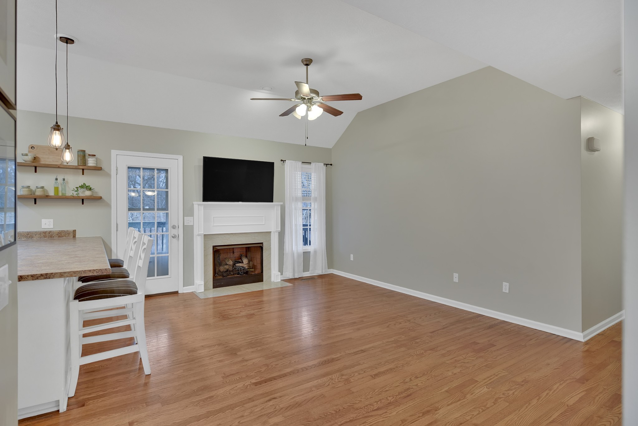 1350 Grassland Dr