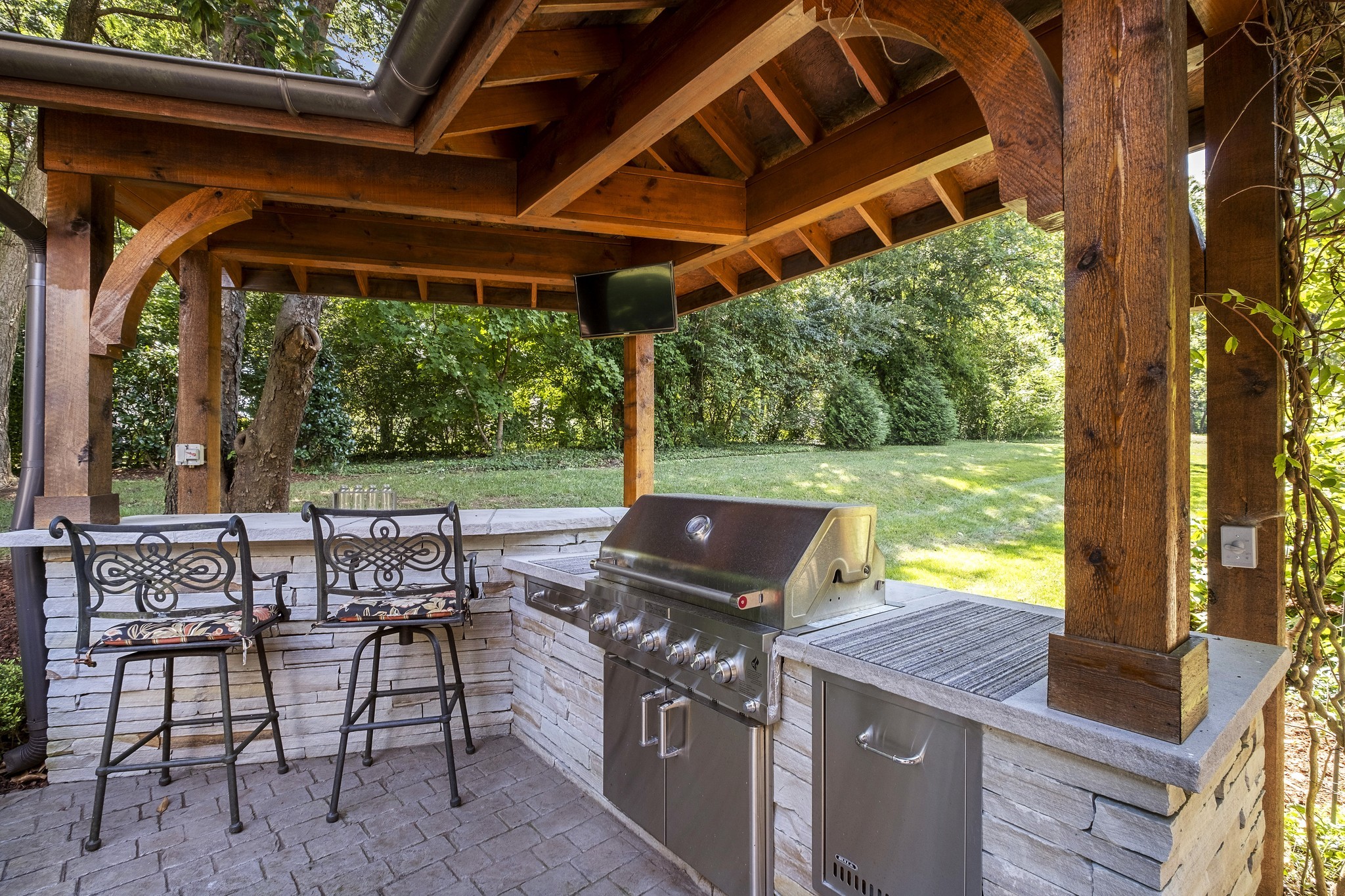 110 Lynnwood Ter