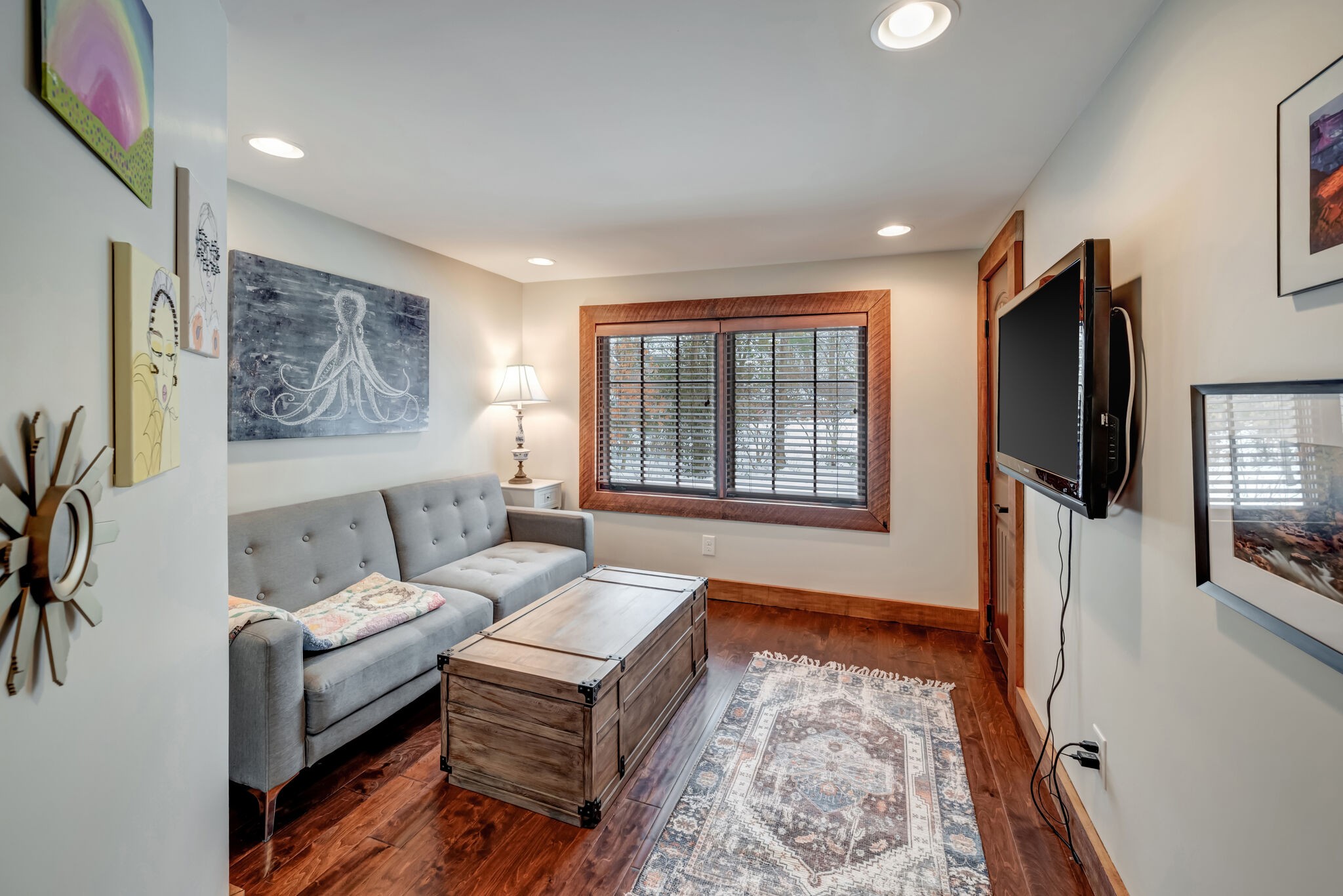 110 Lynnwood Ter