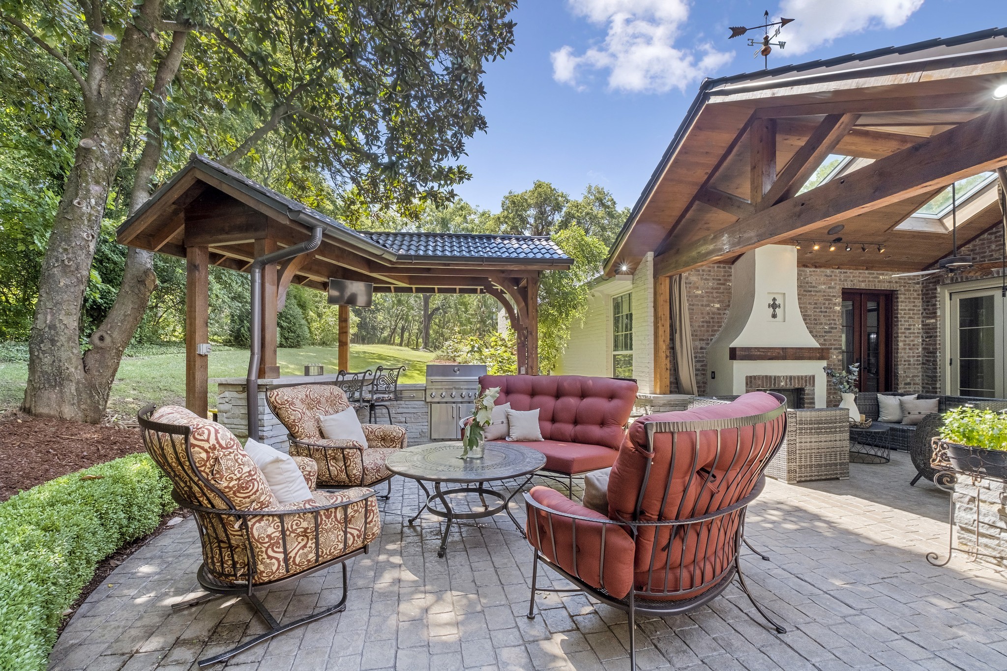 110 Lynnwood Ter