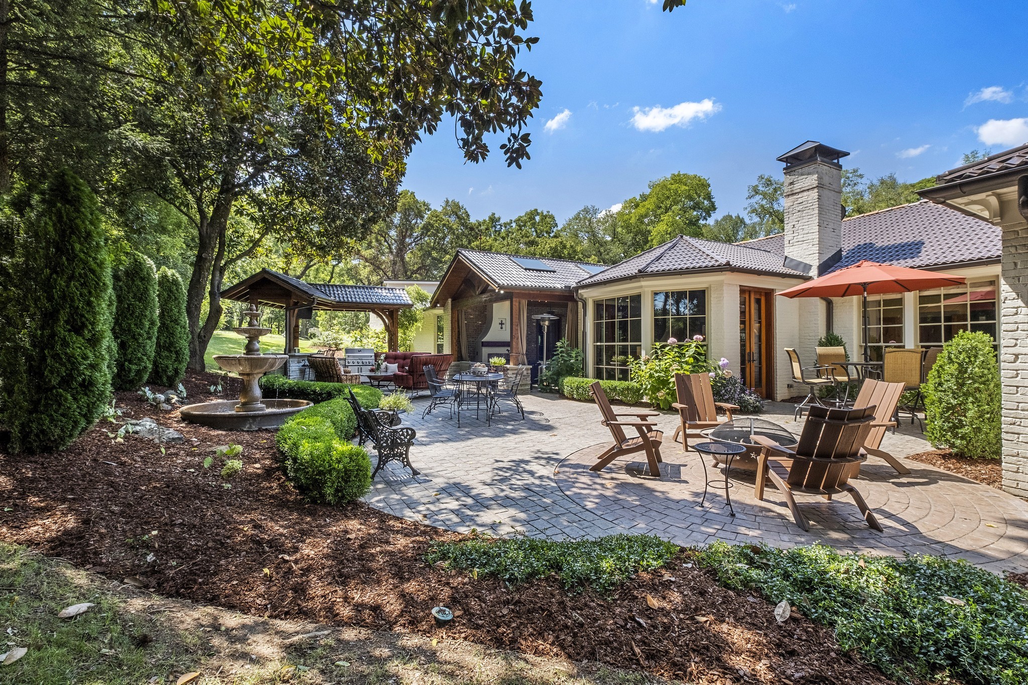 110 Lynnwood Ter