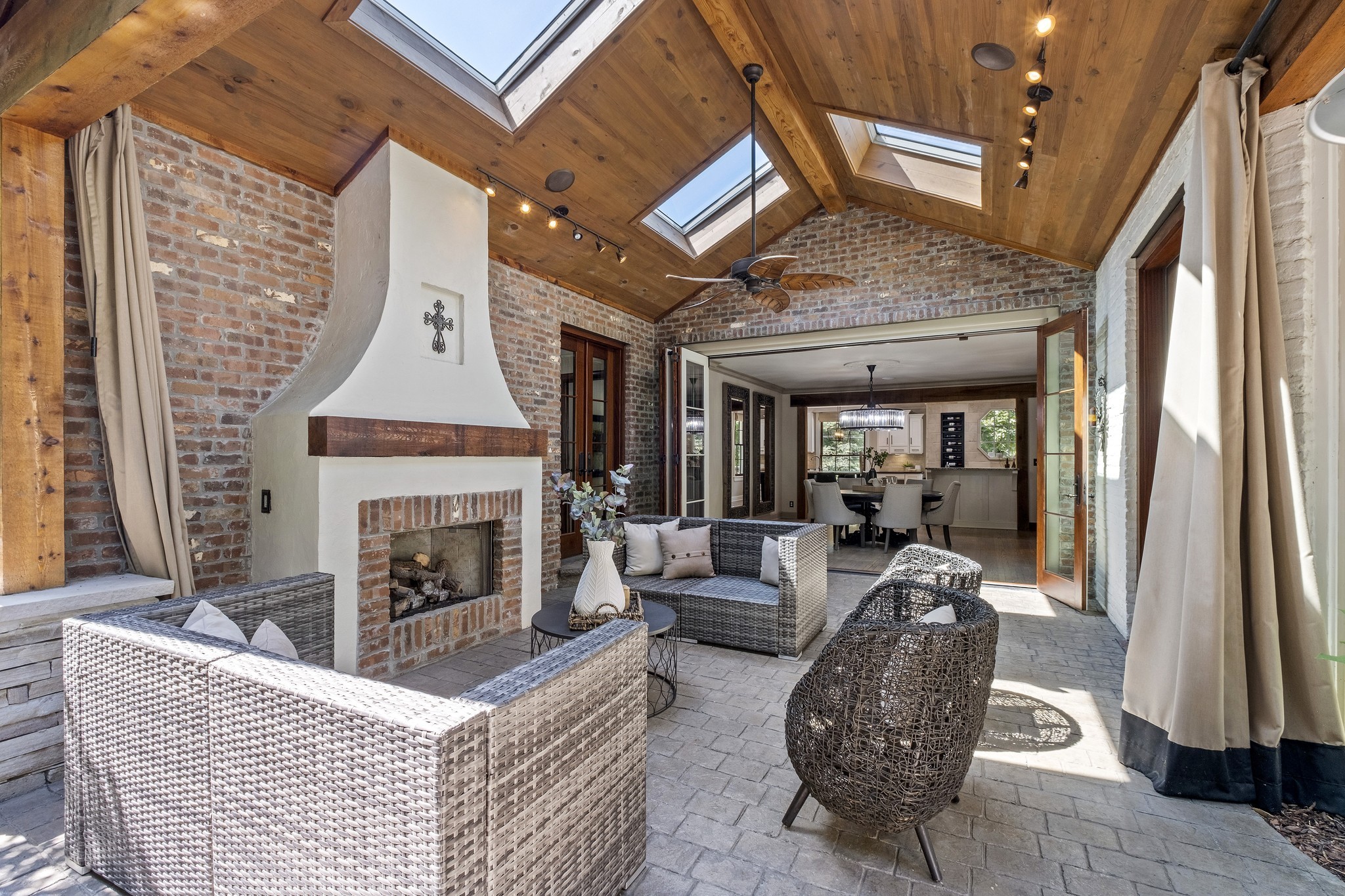 110 Lynnwood Ter