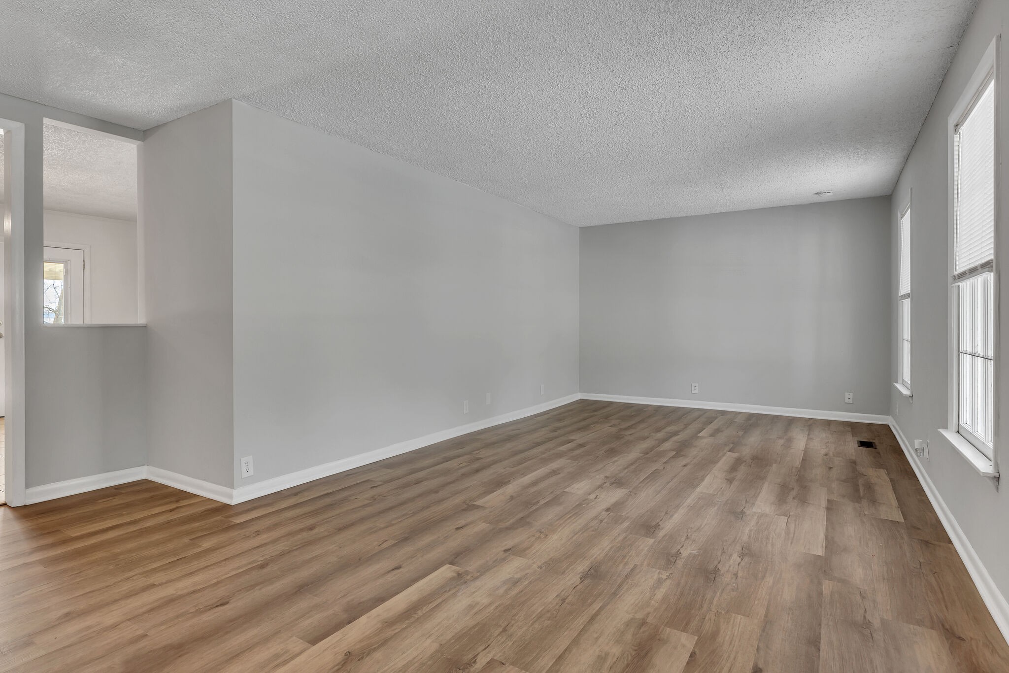 211 Elmwood Dr