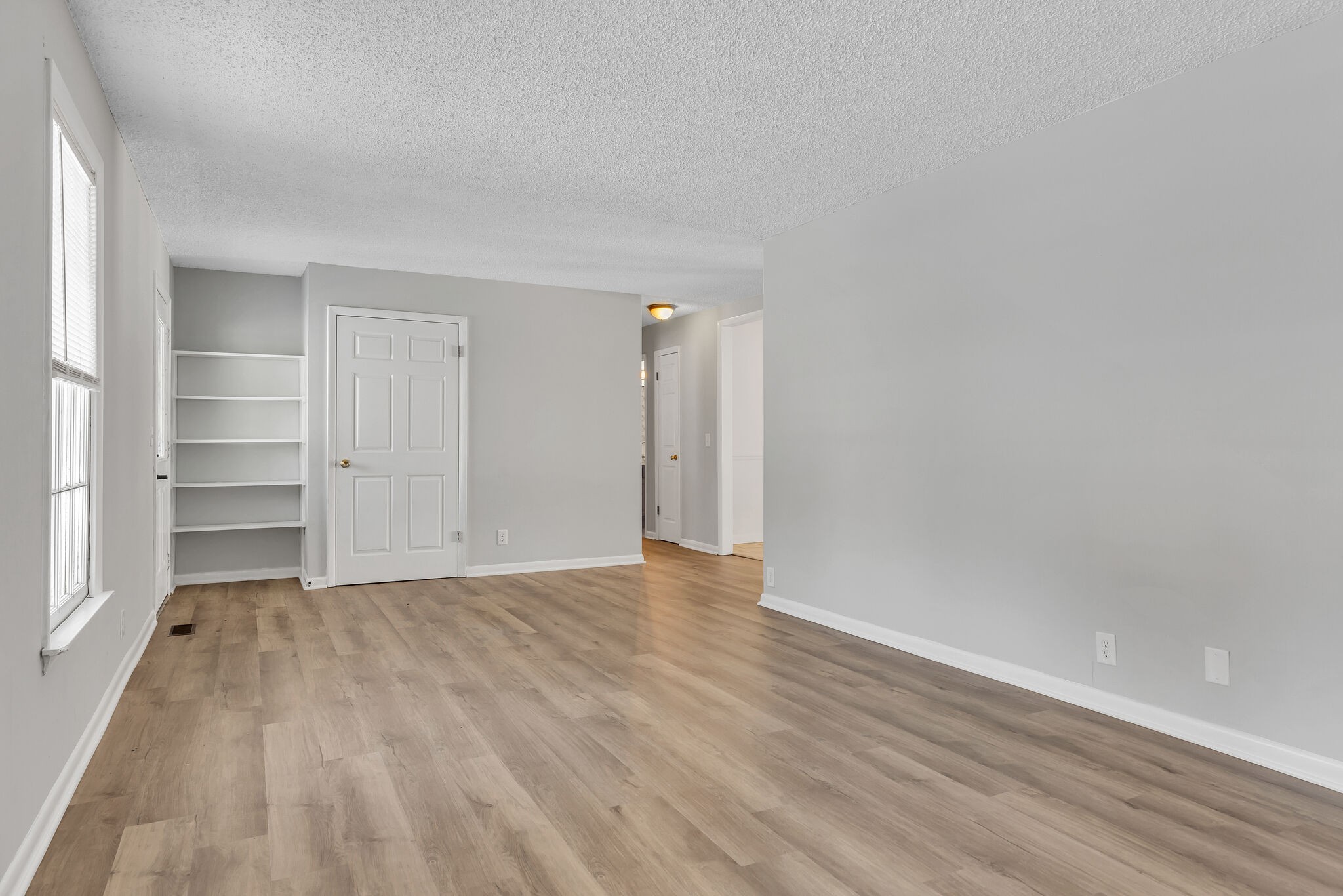 211 Elmwood Dr